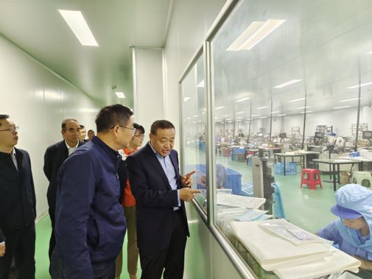 市人大常委會(huì)深入康明納 開展優(yōu)化營(yíng)商環(huán)境專題調(diào)研