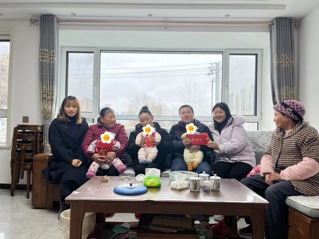 康明納要聞丨康明納開展春節(jié)前走訪慰問困難職工活動(dòng)